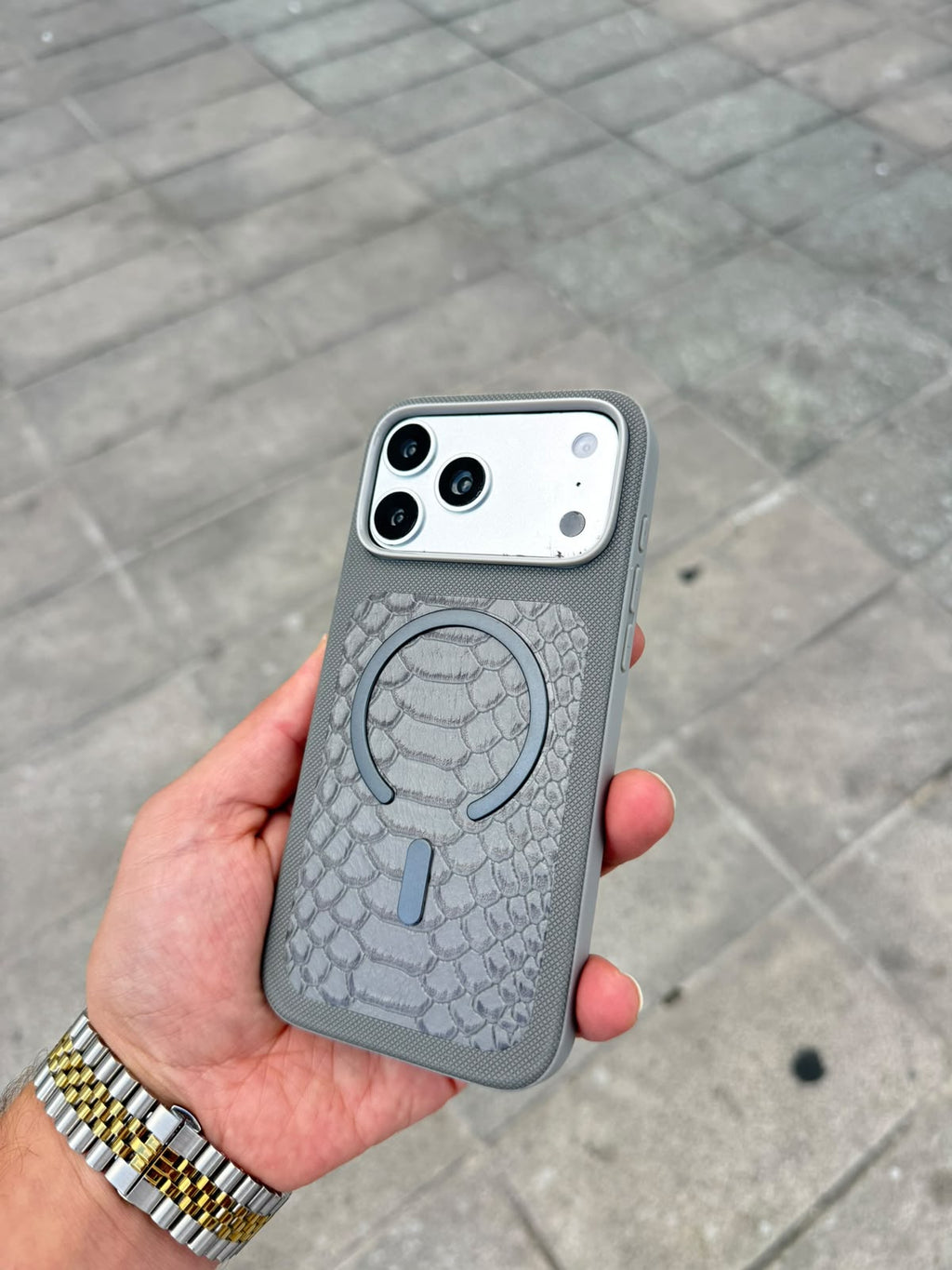 Snake Armor Deri Desenli MagSafe Özellikli Kılıf - Gri — Gri — 2