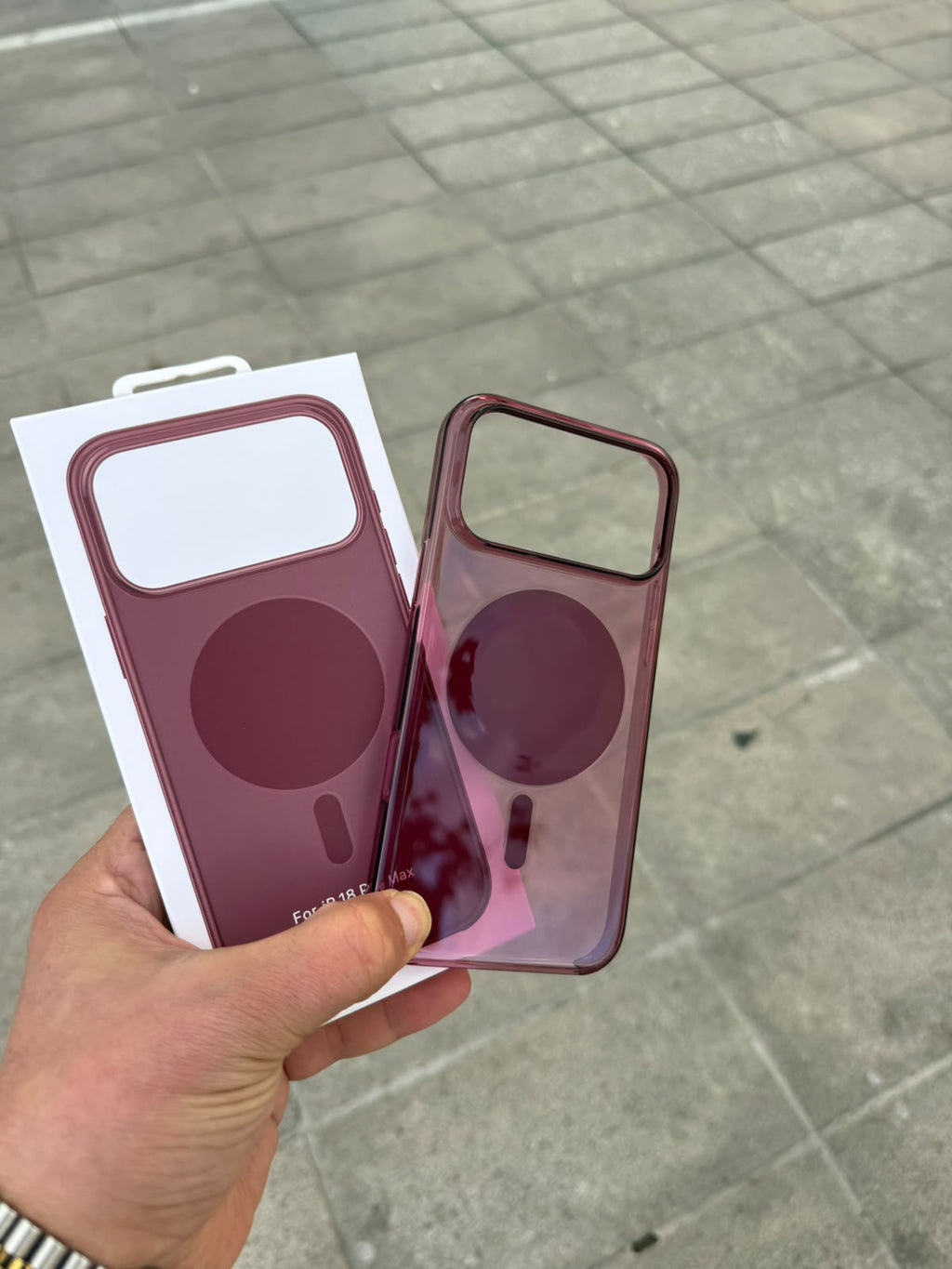 1. Elagance Premium Orbit M-Safe Animasyonlu Kılıf - Bordo — Bordo — 2