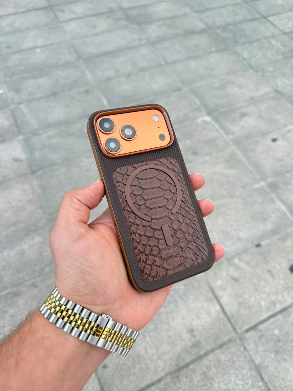 Snake Armor Deri Desenli MagSafe Özellikli Kılıf - Kahve — Kahve — 2