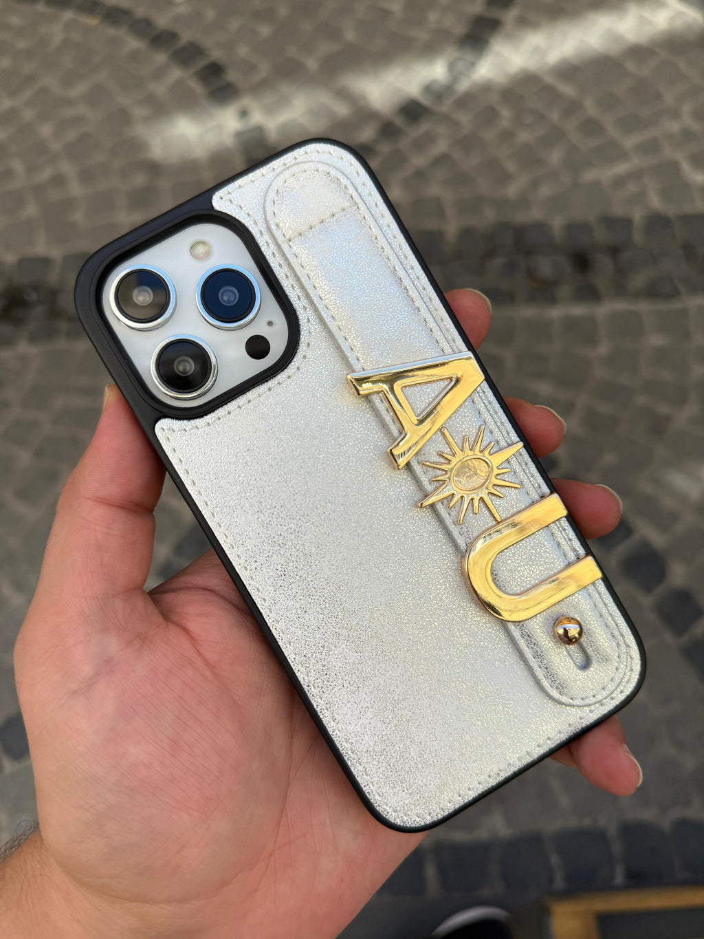Kişiye Özel El Geçmeli Premium Telefon Kılıfı ve 2 adet metal aksesuar (harf veya sembol) - Beyaz - 1