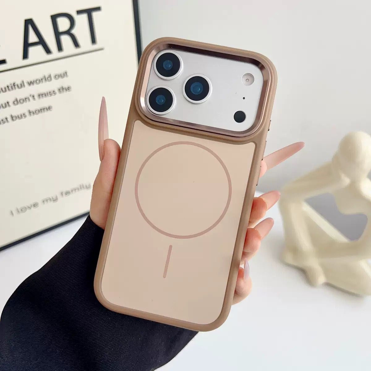 SoftArt Magsafe Özellikli Mat Silikon Kılıf - Gold