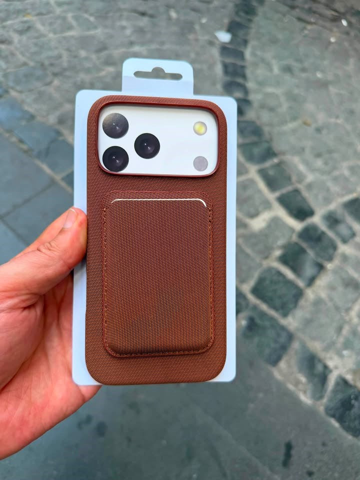 Tech Dokuma MagSafe Kartlıklı Kılıf - Kahve